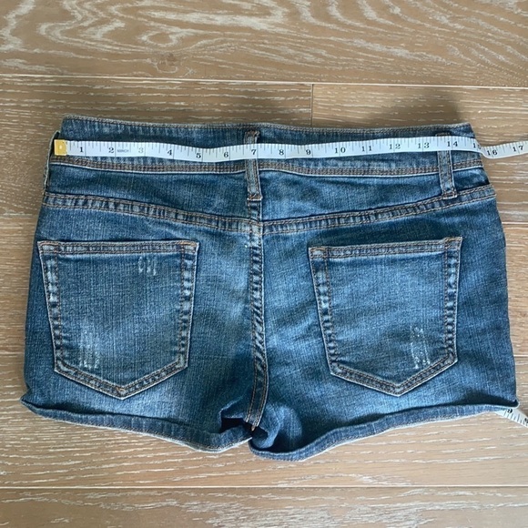 Forever 21 Distressed Denim Booty Shorts | 29 - Picture 4 of 6
